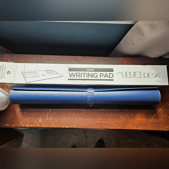 NWT Uplift Desk Navy Writing Pad - Picture 2 of 5